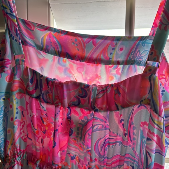 NWT Lilly Pulitzer maxi dress. Gold adjustable strap hardware stunning . - Picture 3 of 8